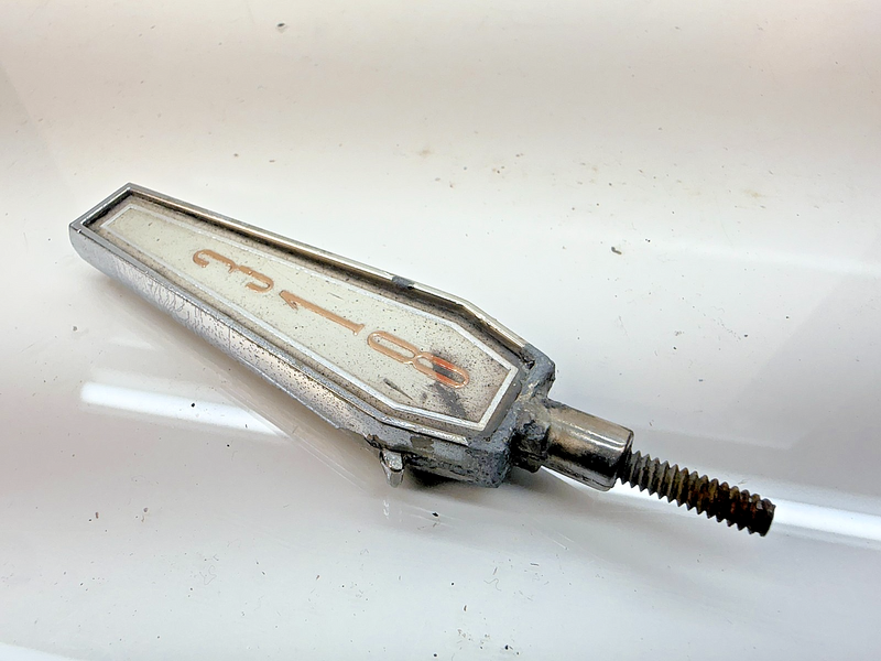 VINTAGE OEM 1966 1967 ORIGINAL 318 PLYMOUTH BELVEDERE HOOD ORNAMENT E8-64