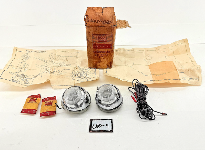 NOS 1960 1961 FORD MERCURY COMET PAIR BACKUP LIGHT ASSEMBLY C1KF-15499-D C60-4
