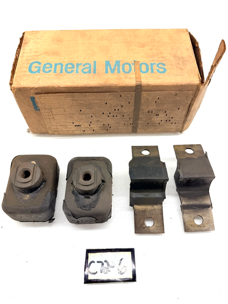 NOS 1946 - 1949 Chevrolet FLEETLINE 3.5L 2 MOTOR MOUNT KIT GM 3695353 C72-6