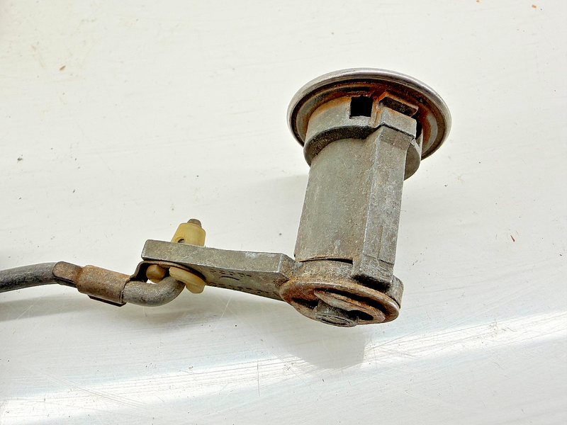 OEM 1962 - 1977 Mercury Comet Galaxie Mustang Door Lock Key Cylinder 1965 C57-18