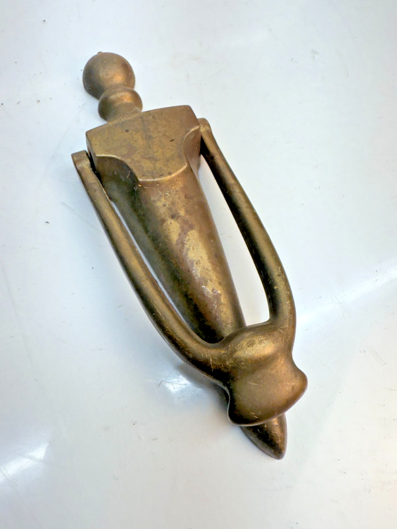 VINTAGE ANTIQUE BRASS 1900's English Style DOOR KNOCKER 7.5" B68-21