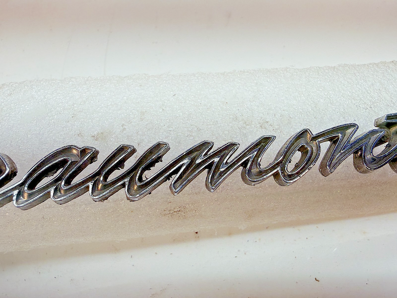 RARE VINTAGE ORIGINAL Beaumont Emblem E8-56