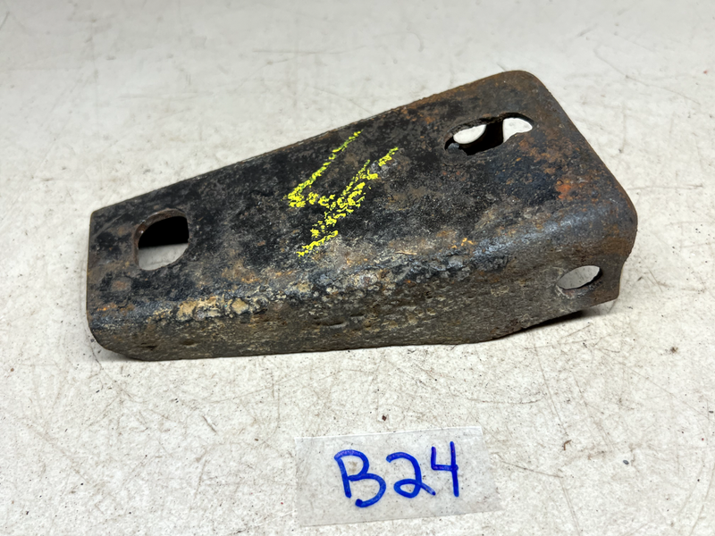 1959 1960 CHEVROLET FRONT BUMPER BRACKET FRAME IMPALA BELAIR BISCAYNE 59 B24-4