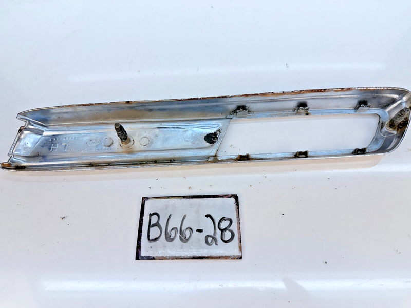 OEM 1968 - 1972 Ford Truck F100 LH Hood Emblems Badge C8TB-16721-A B66-28