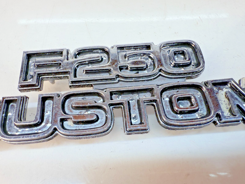 OEM 1973 -1979 F-250 CUSTOM Metal Front Fender Emblem Badge D7TB16702FWC B32-191