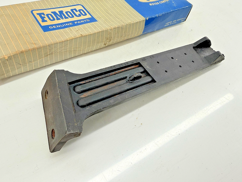 NOS 1960 Ford Fairlane Gas Accelerator Pedal C0DD-9735-A C60-33