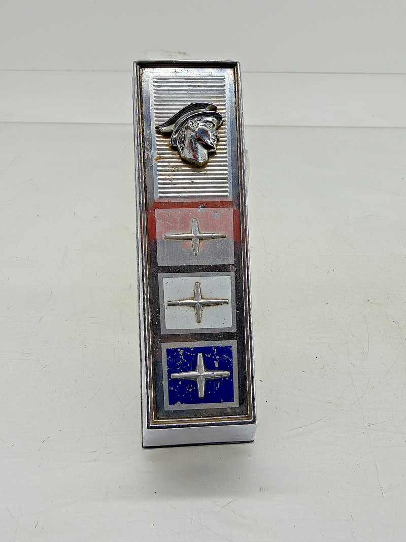 1965 1966 Comet Capri Caliente Cyclone GT FRONT GRILLE CENTER EMBLEM ORNAMENT