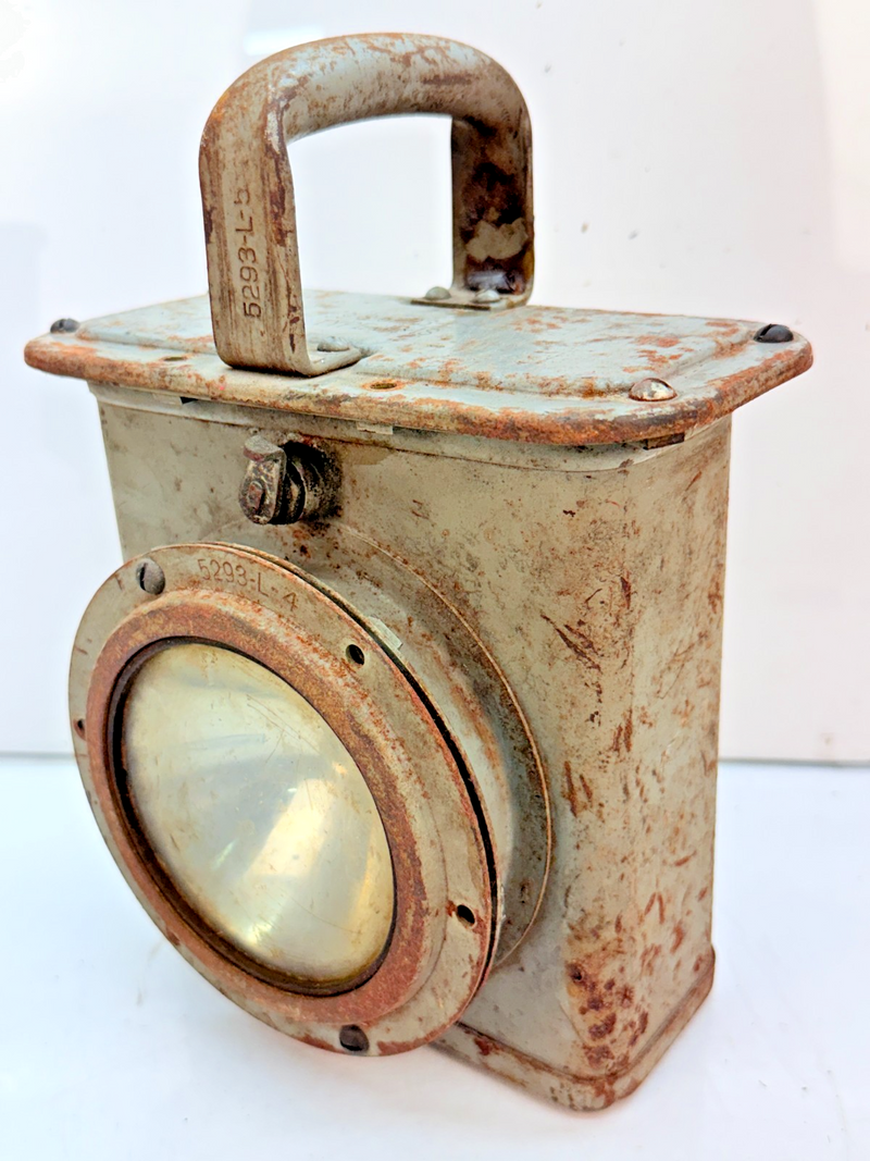 Original WWII Navy Battery Lantern 9-S 5293L Type JR-IS Delta STEAM PUNK B78-19