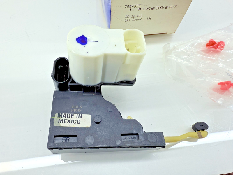 NEW OEM GM REAR DOOR LOCK ACTUATOR KIT 1991-2011 GM 25664287 C30-23