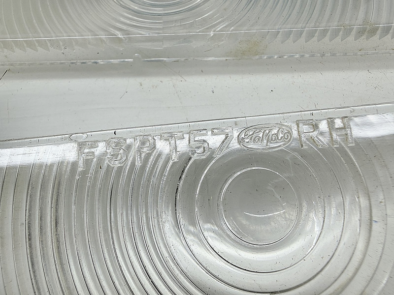 NOS 1957 FORD THUNDERBIRD PARKING LIGHT LENS RH LH PAIR B7S-13209-A C77-18