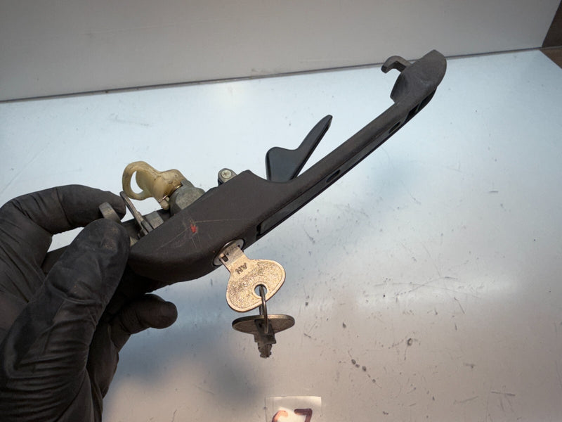 OEM Audi 4000 80-87 5000 80-83 Coupe Right Front Outer Door Handle 813837206C C7