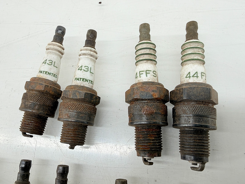 Vintage NOS AC Spark Plug Lot 45L 47L 104 44N 46S 43L 85T 44FF 44FFS M-8 C66-48