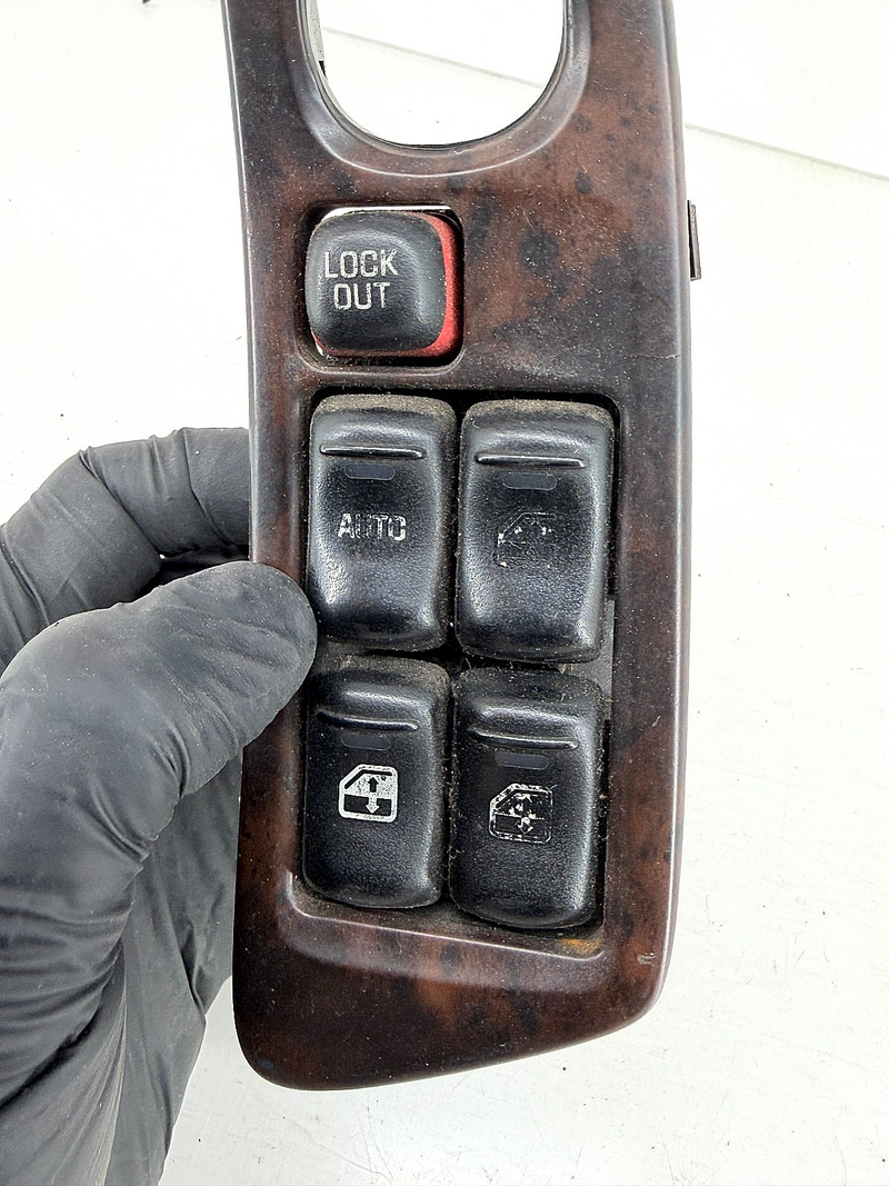 OEM 2000 - 2005 Chevrolet Malibu Driver Master Window Mirror Switch C30-59
