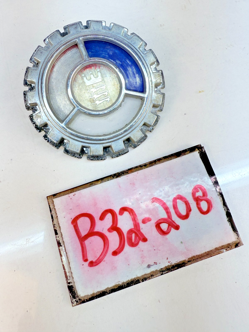 Vintage OEM 1977 1978 1979 Ford LTD Ranchero Grille Emblem D70B-8B369-AA B32-208