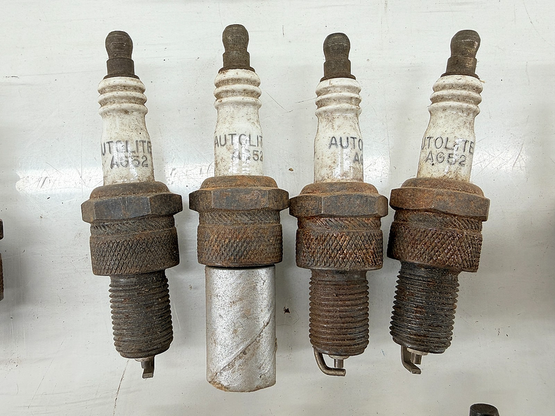 Vintage NOS Lot Autolite Champion Spark Plugs AR51 BF82 ARL82 AG52 AR80 H12Y C66