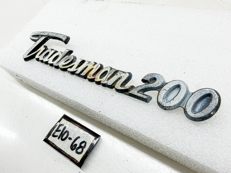 OEM 1971 - 1979 DODGE VAN TRADESMAN 200 FENDER EMBLEM 2956457 E10-68