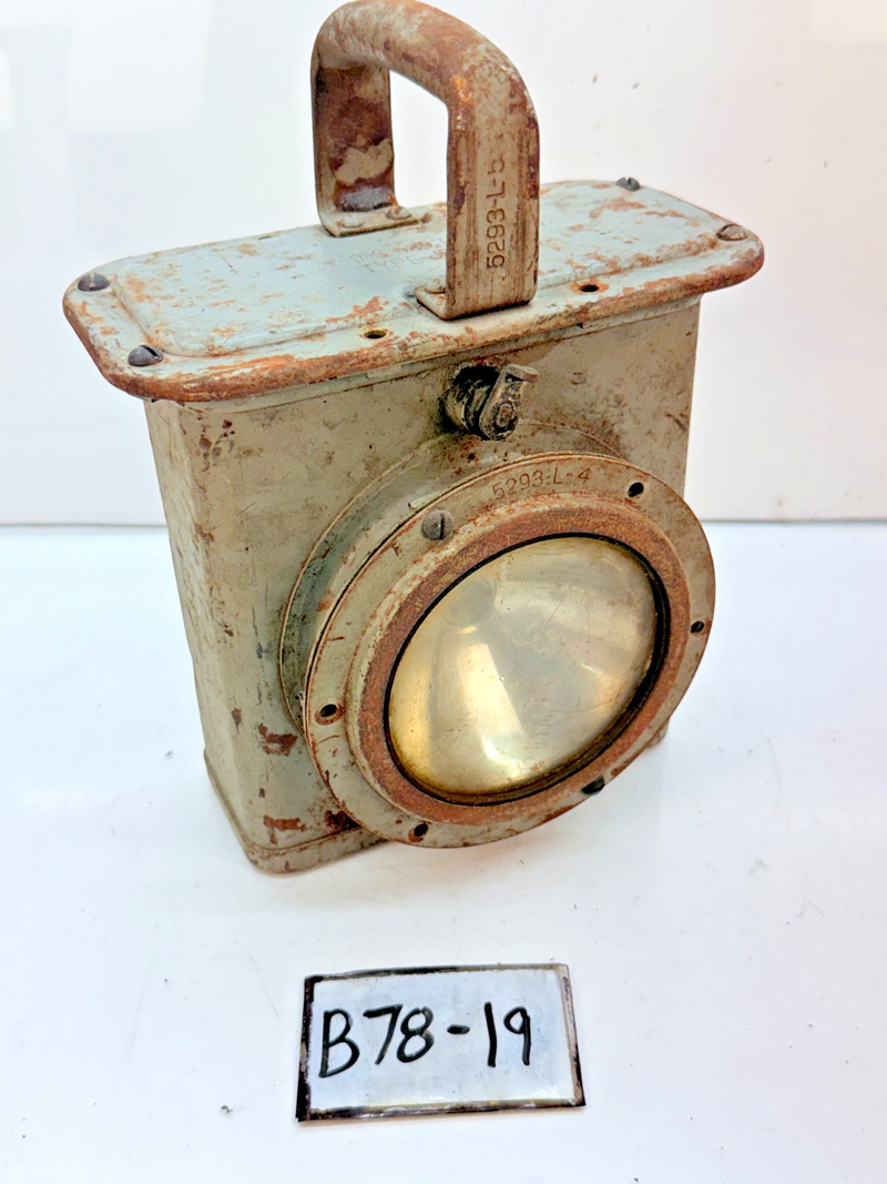 Original WWII Navy Battery Lantern 9-S 5293L Type JR-IS Delta STEAM PUNK B78-19