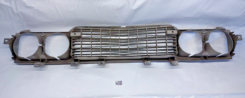 OEM 1974 - 1976 Datsun 610 Grill 74 75 76 1974 1975 1976 U5B-9
