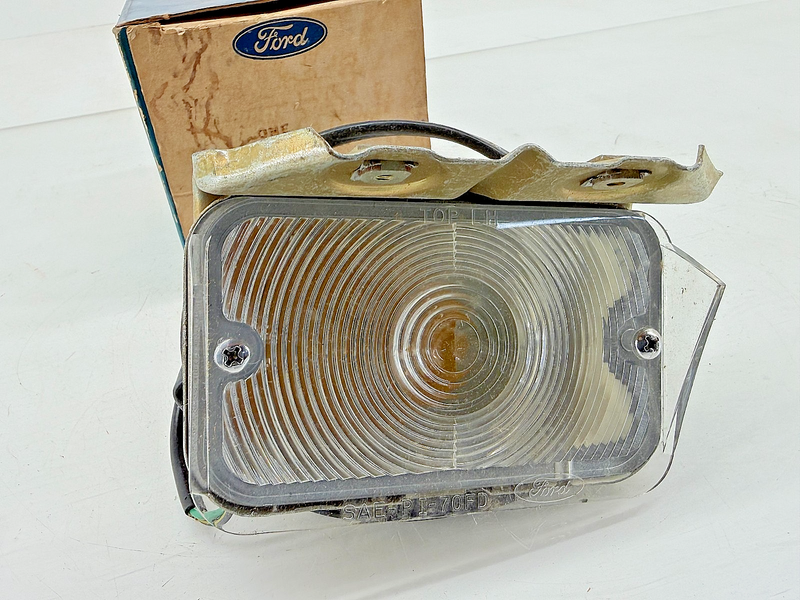 NOS 1969 1970 Ford Custom Galaxie 500 XL LTD Brougham LH FRONT PARKING LAMP BODY