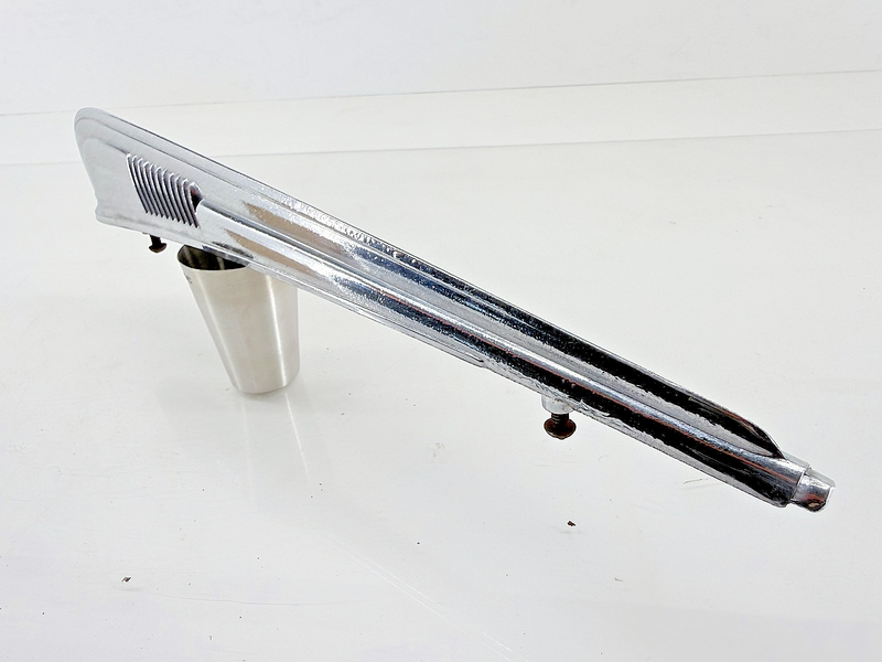 1940 CHEVROLET HOOD ORNAMENT MASTER & SPECIAL DELUXE T-29806 SEDAN COUPE C46-15