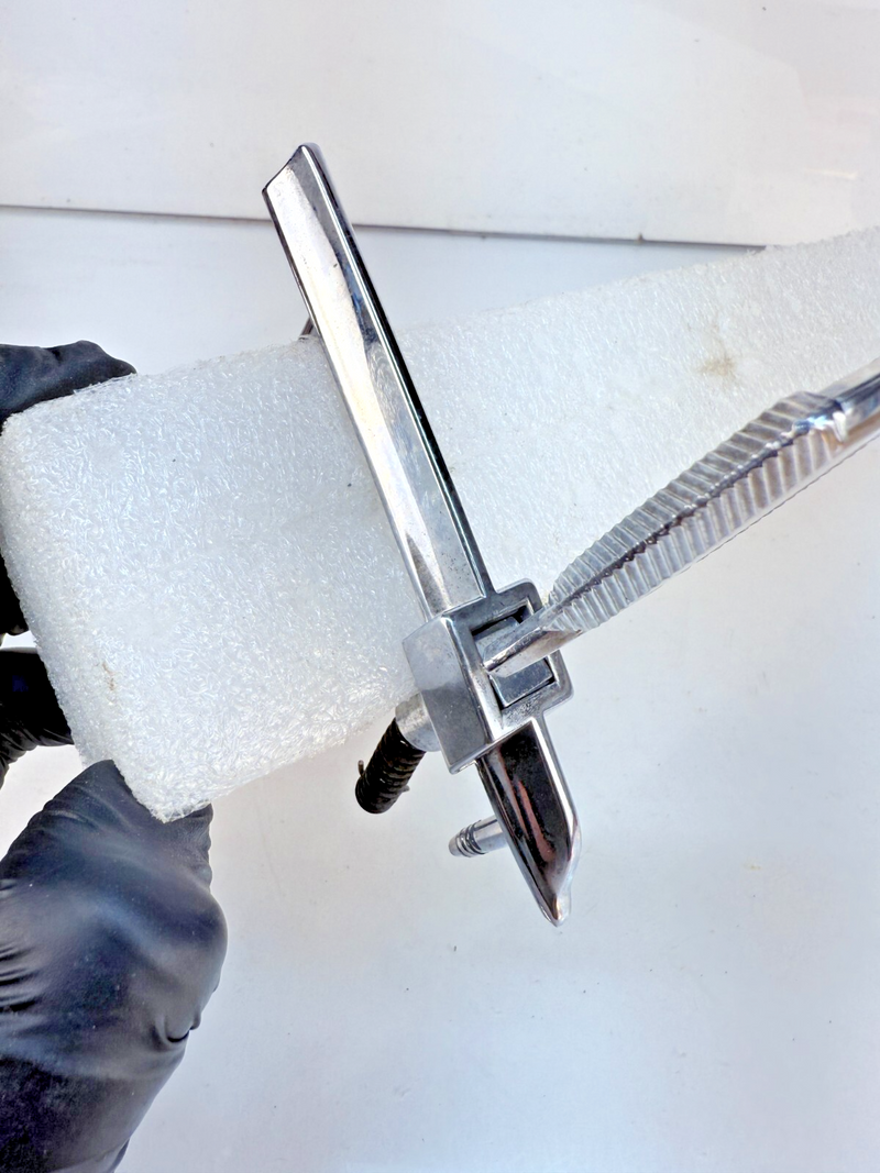 OEM 1978 - 1980 Red Oldsmobile Calais Stand Up  Ornament Emblem 22508016 B32-220