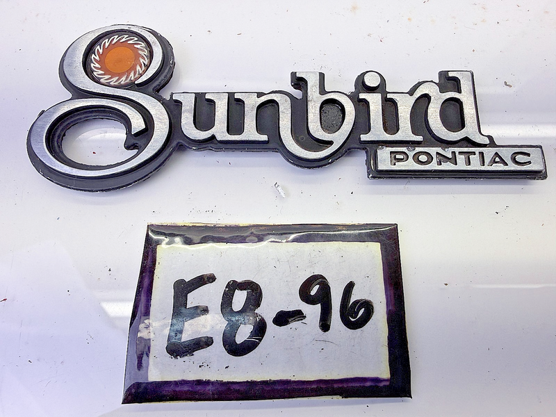 OEM 1976 - 1980 Pontiac Sunbird Fender Emblem GM 1740825 E8-96