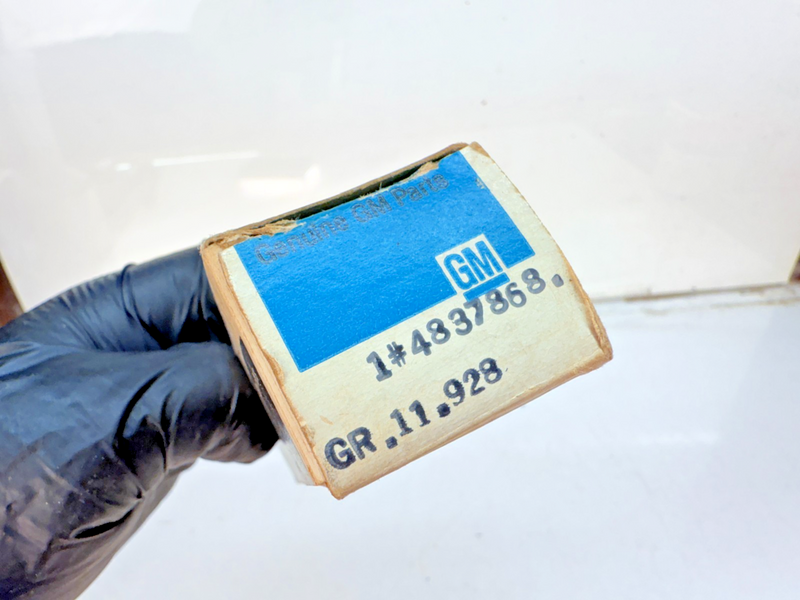 NOS Genuine GM 1969 - 1973 C3 Corvette Dome Light Lens 4837868 B81-27