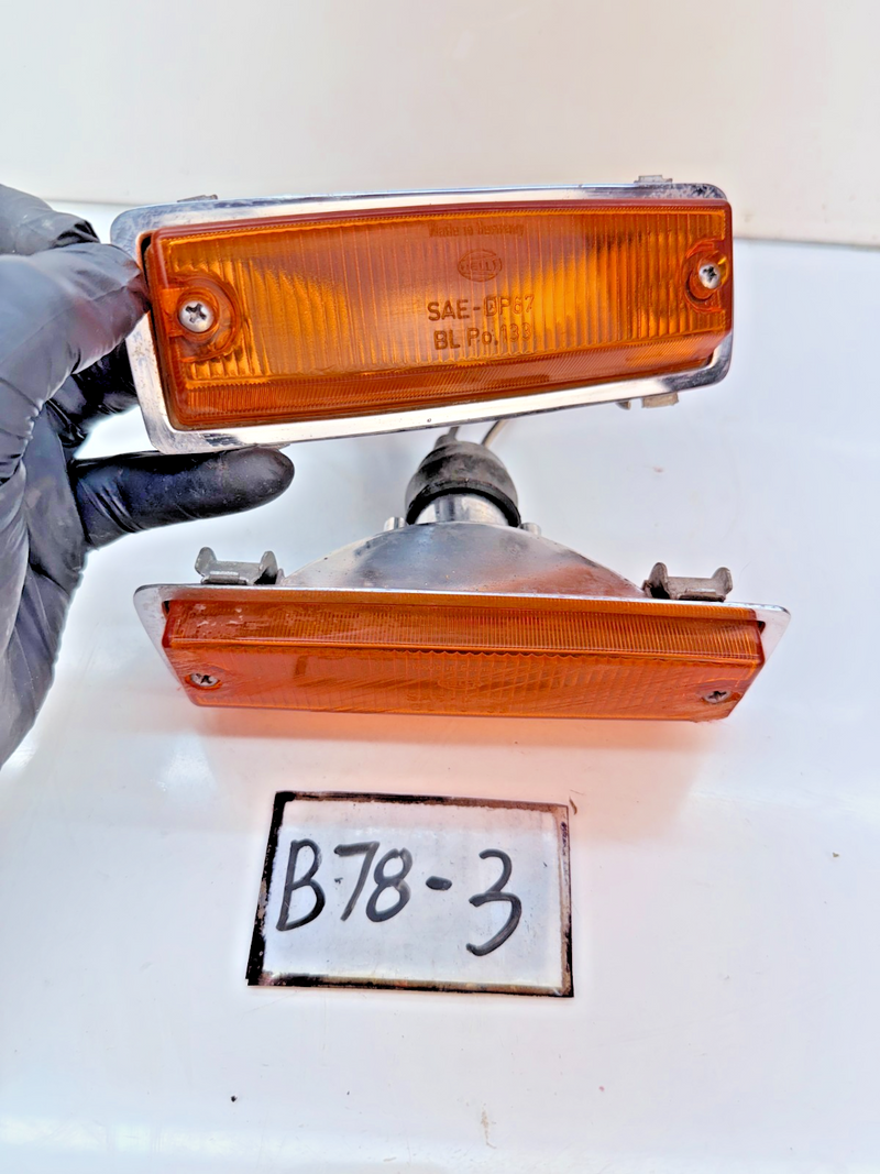OEM HELLA Amber PAIR Front Parking Turn Signal Light SAE-DP67 BLPo-133 B78-3