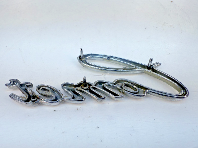 OEM 1971 - 1975 Mercury Comet Emblem Badge D14B-16098-A E7-30