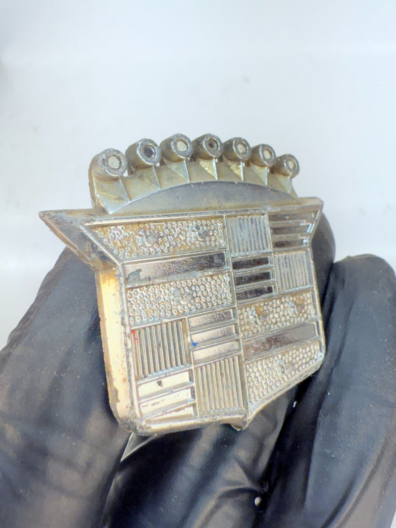 OEM 1960's - 1970's CADILLAC Crest Wheelcover Badge Emblem 10661 E5-24