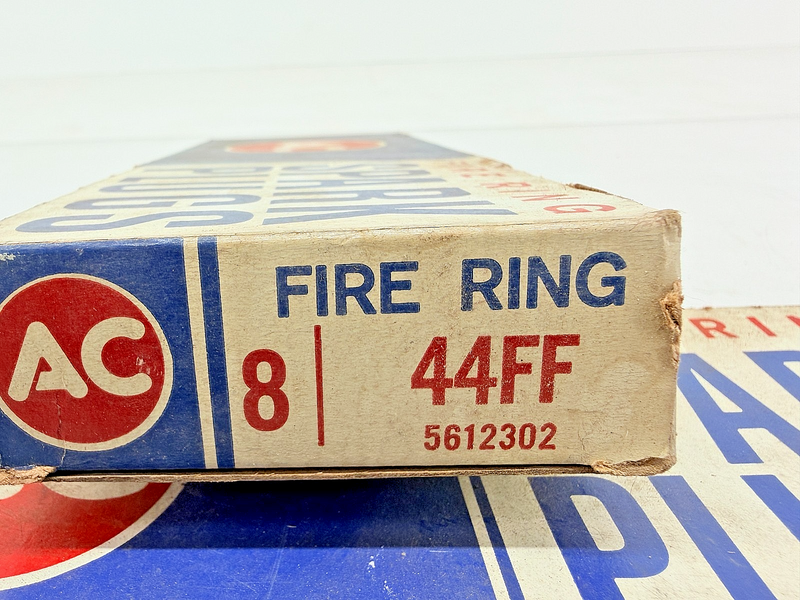 (1) NOS 1961 - 1969 Chevrolet Corvair Fire Ring Spark Plugs Set 5612302 C72-18