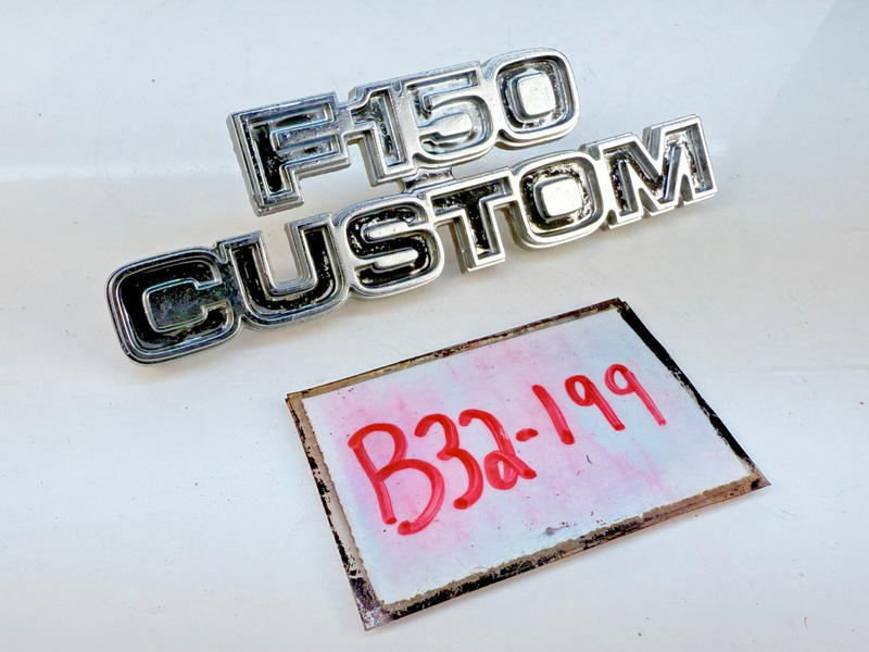 OEM 1973 -1979 F-150 CUSTOM Pair Front Fender Emblem Badge D7TB16702DWC B32-199