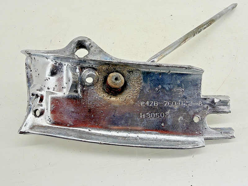 OEM 1965 Ford Mustang Convertable LH Sun Visor Mount C4ZB-7604122-B B72-41