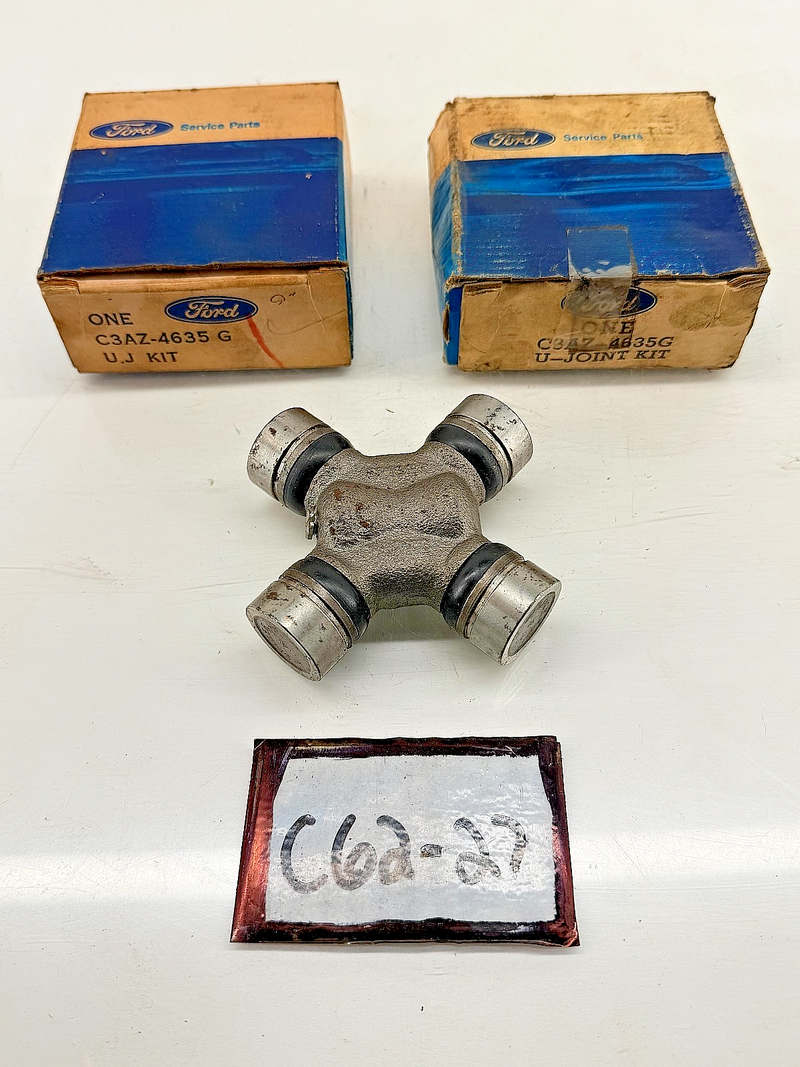 (1) NOS 1963 - 1973 FORD Mercury Mustang V-8 U JOINT KIT C3AZ-4635-G C62-27