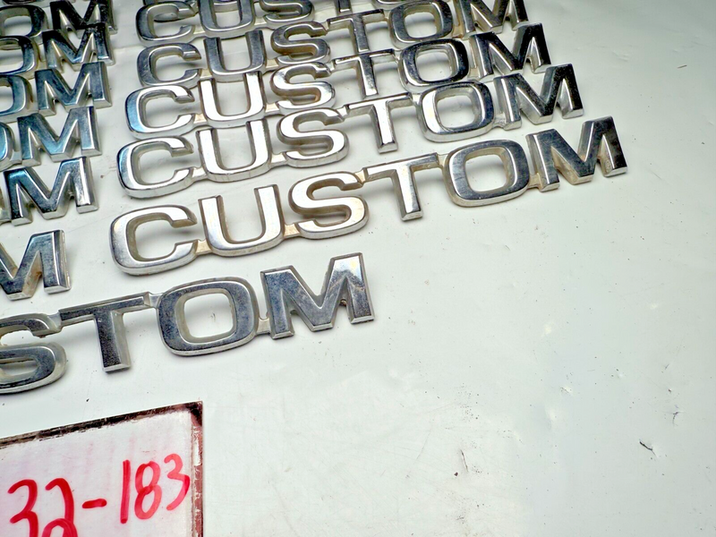 (1) OEM 1980 - 1986 Ford F150 F250 BRONCO CUSTOM Emblem 81 82 83 84 85 B32-183