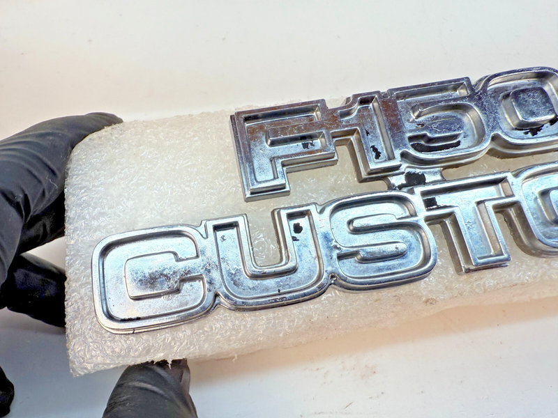 OEM 1973 -1979 F-150 CUSTOM Pair Front Fender Emblem Badge D7TB16702DWC B32-298