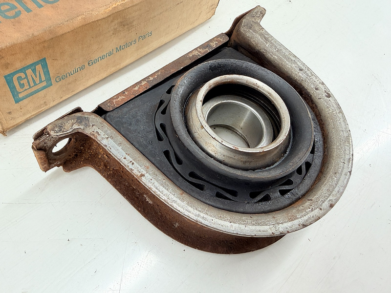 NOS 1955 - 1967 CHEVROLET GMC TRUCK  DRIVESHAFT SUPPORT BEARING 3765513 C72-5