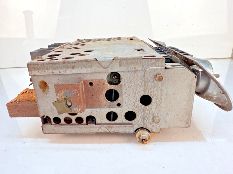 OEM 1959 - 1960 CHEVROLET IMPALA BELAIR BISCAYNE AM RADIO 59 60 B68-1