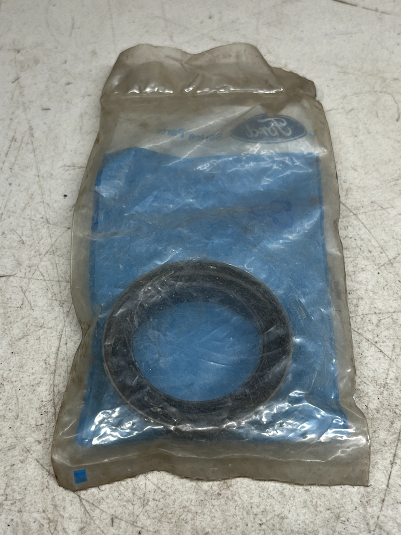 NOS FORD C1UZ1190 1961-67 E-100 ECONOLINE VAN FRONT WHEEL GREASE RETAINER B29-89