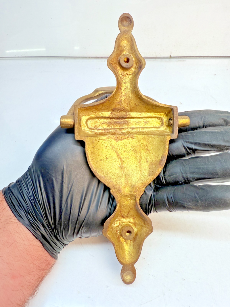 VINTAGE ANTIQUE BRASS TRADITIONAL DOOR KNOCKER 7.5" B68-16