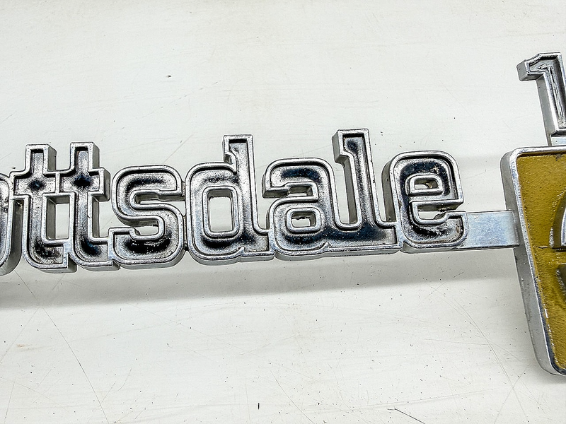 OEM 1973 - 1980 CHEVY TRUCK SCOTTSDALE 10 FENDER EMBLEM PAIR 349690 E10-3