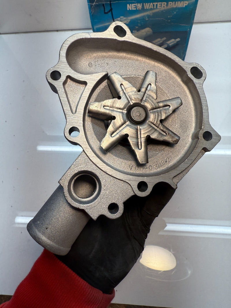 NOS Volvo 760 340 360 240 Sedan Wagon Water Pump 2.0-2.3L 1974-1989 275619 C14-4