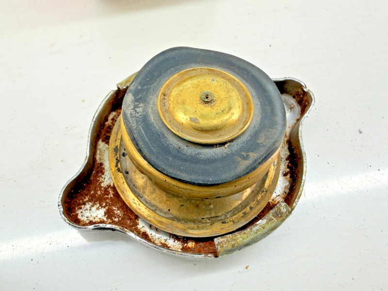 NOS 65 72 Ford Galaxie Fairlane Torino Thunderbird Radiator Cap C9AZ-8100-A C57