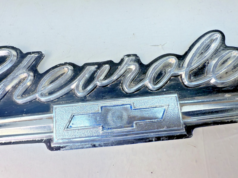 OEM 1966 CHEVROLET ORIGINAL ALUMINUM Grill EMBLEM Impala Caprice 3874556 E7-14