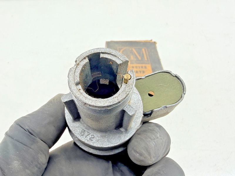 NOS 1960 Oldsmobile Dynamic 88 Super 88 98 Fiesta Ignition Switch 1116572 C71-12