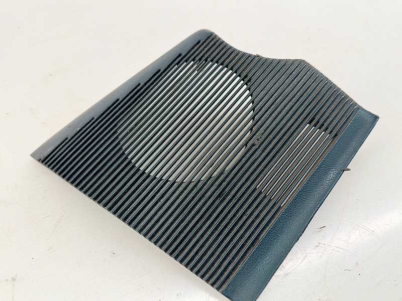 OEM 1987 - 1993 FORD MUSTANG RH DASH SPEAKER GRILL COVER E7ZB-6104392-AAW C65-7