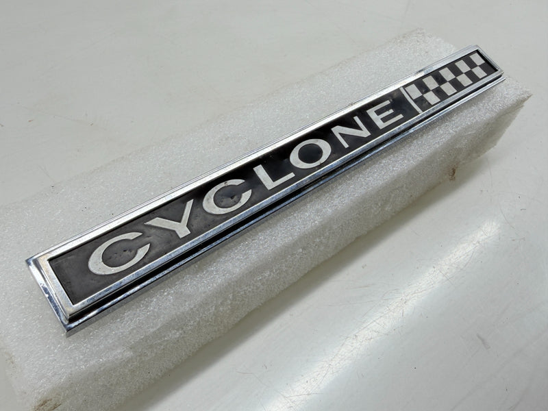 OEM 1967 Mercury Cyclone Fender Emblem C7GB-16B114-5-A E9-89