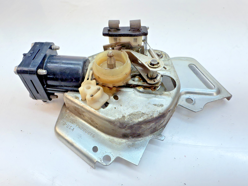 OEM 1968-1969 1972-1973 Corvette C3 Windshield Washer 3 Port Pump 4919630 B83-46