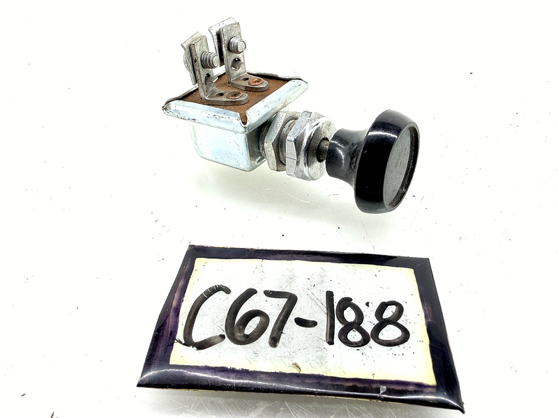 NOS Vintage BACK UP LIGHT FOG ACCESSORY LAMP 20a SWITCH Black KNOB SCTA TROG C67