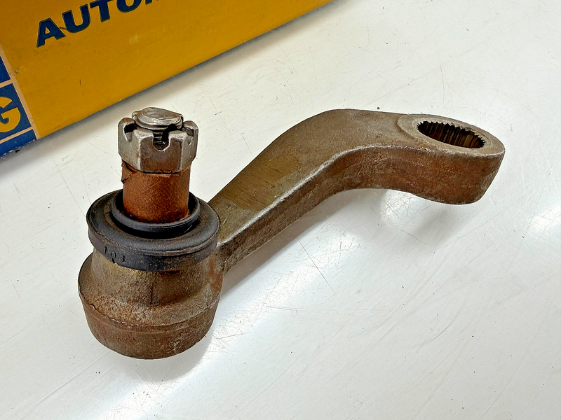 NOS 1963 1964 Ford Falcon Mercury Comet Manual Steering Pitman Arm K-8111 C18-52